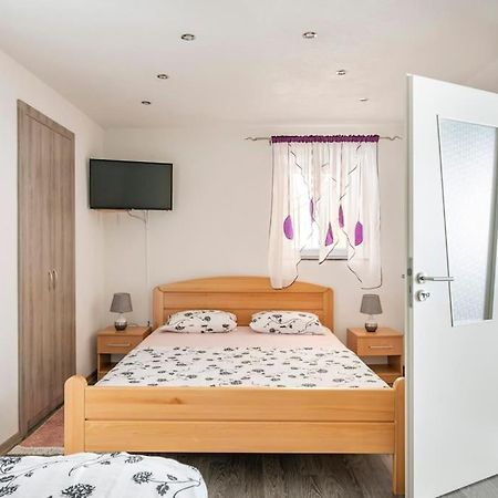 שיבניק Studio Apartment Grgic מראה חיצוני תמונה