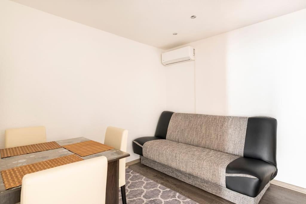 שיבניק Studio Apartment Grgic מראה חיצוני תמונה
