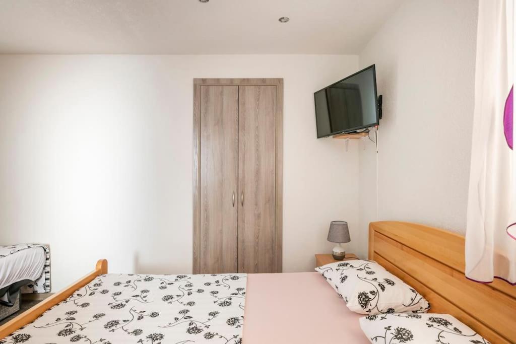 שיבניק Studio Apartment Grgic מראה חיצוני תמונה