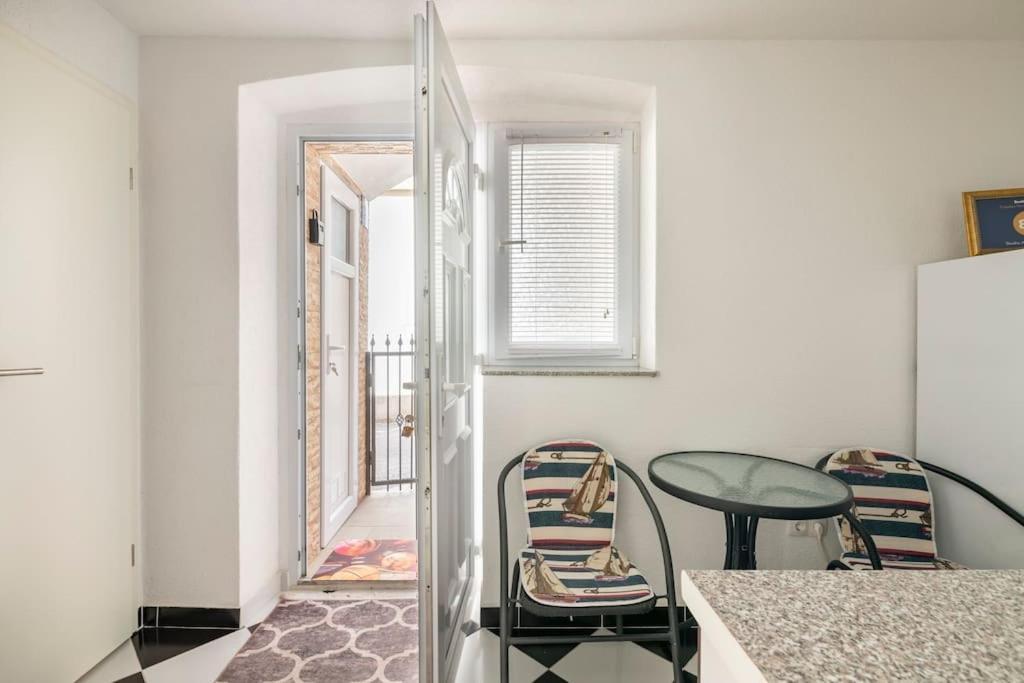 שיבניק Studio Apartment Grgic מראה חיצוני תמונה