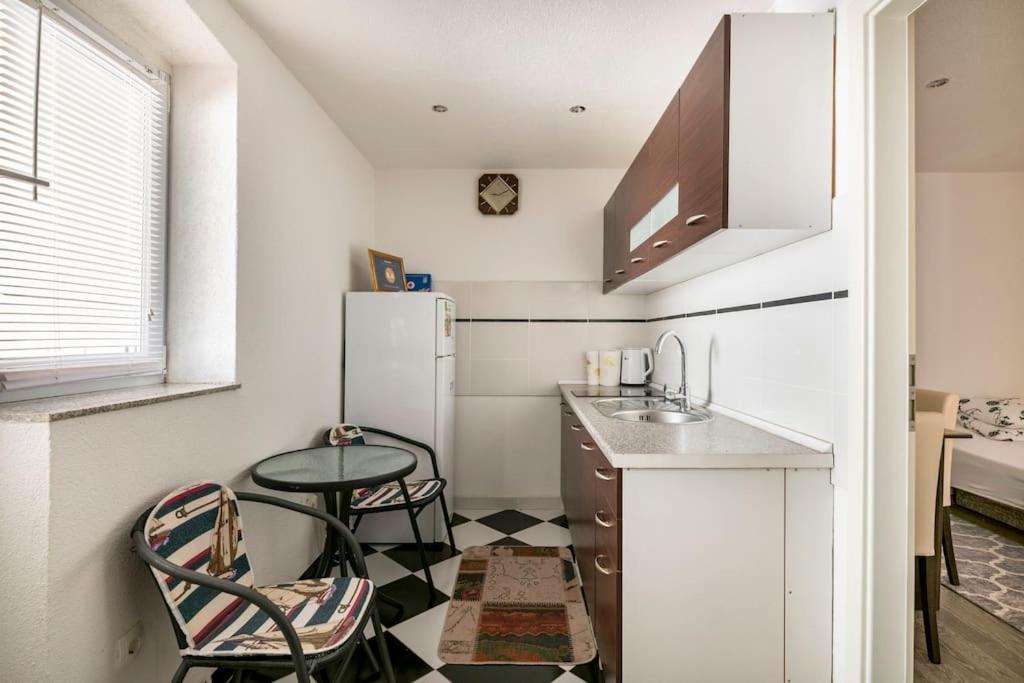 שיבניק Studio Apartment Grgic מראה חיצוני תמונה