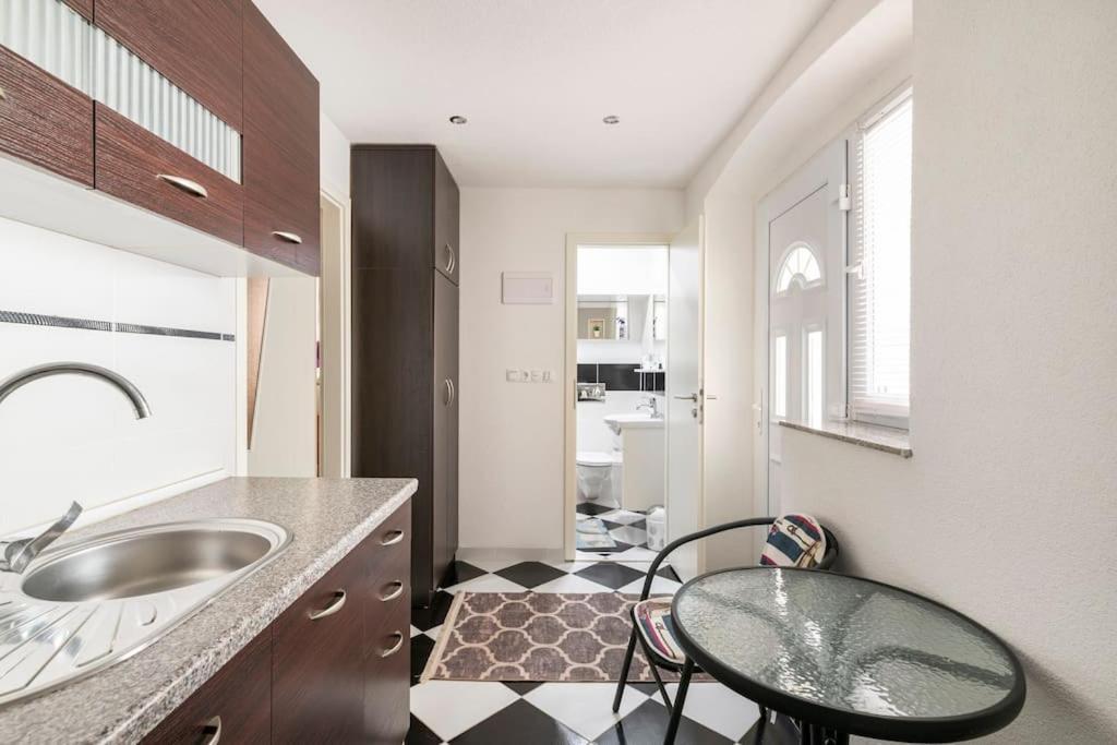 שיבניק Studio Apartment Grgic מראה חיצוני תמונה