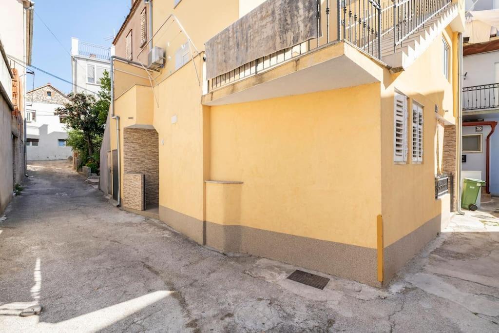 שיבניק Studio Apartment Grgic מראה חיצוני תמונה